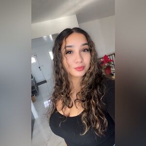 Meet your Posher, Caroline